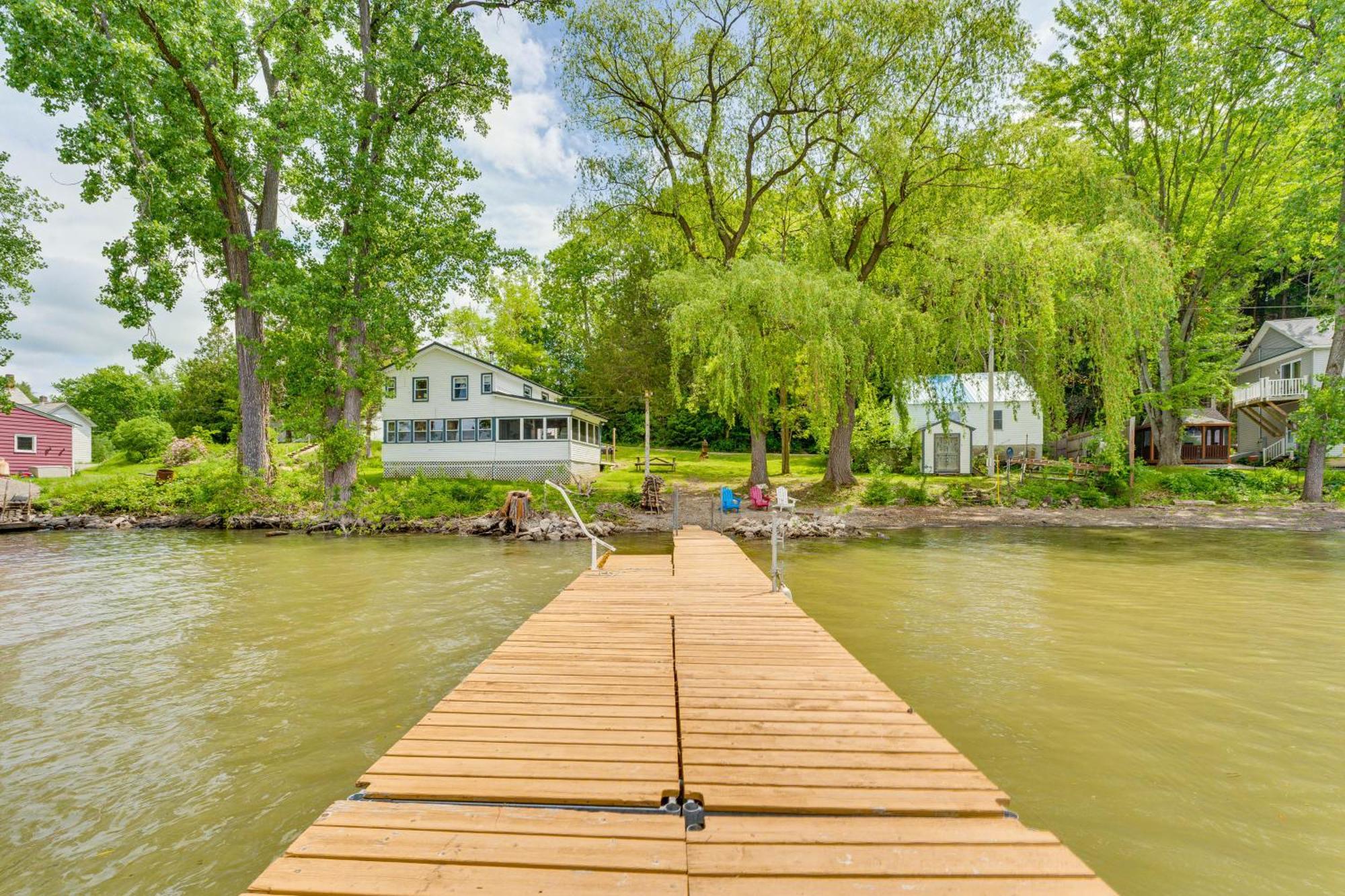 Waterfront Home On Lake Champlain With Dock And Kayaks Orwell Exteriér fotografie