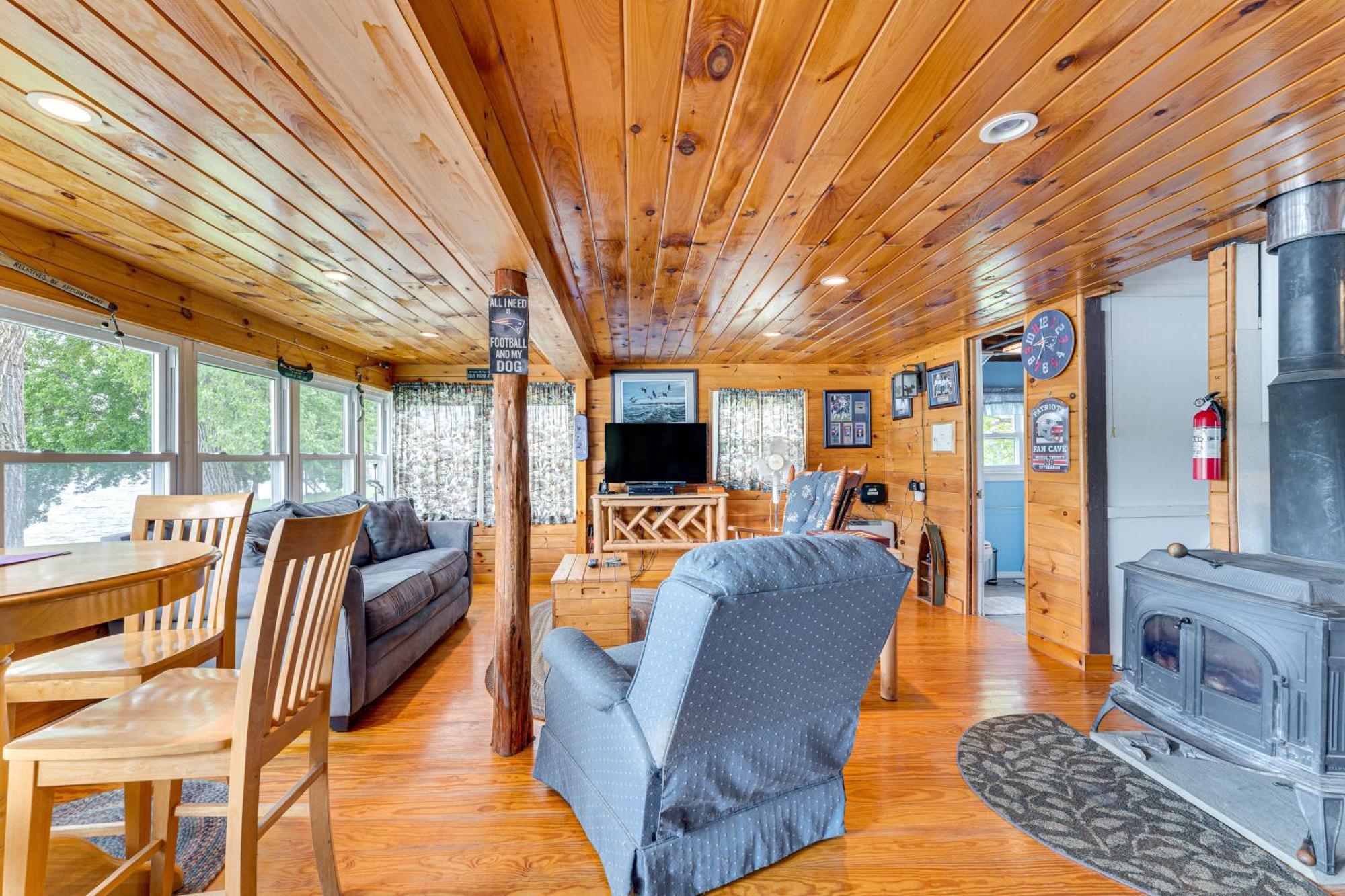 Waterfront Home On Lake Champlain With Dock And Kayaks Orwell Exteriér fotografie